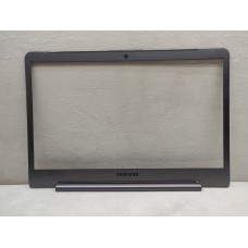 Samsung NP530U4L Bezel