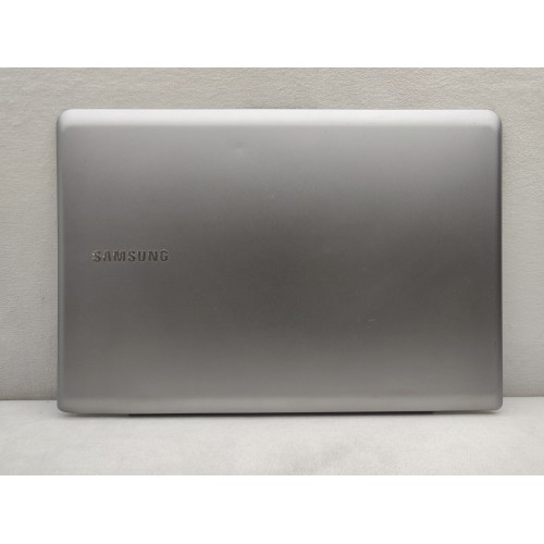 Samsung NP530U4L LCD Cover