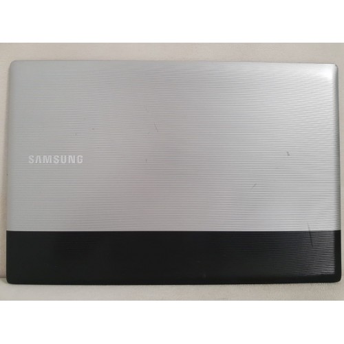 Samsung RV511  lcd cover