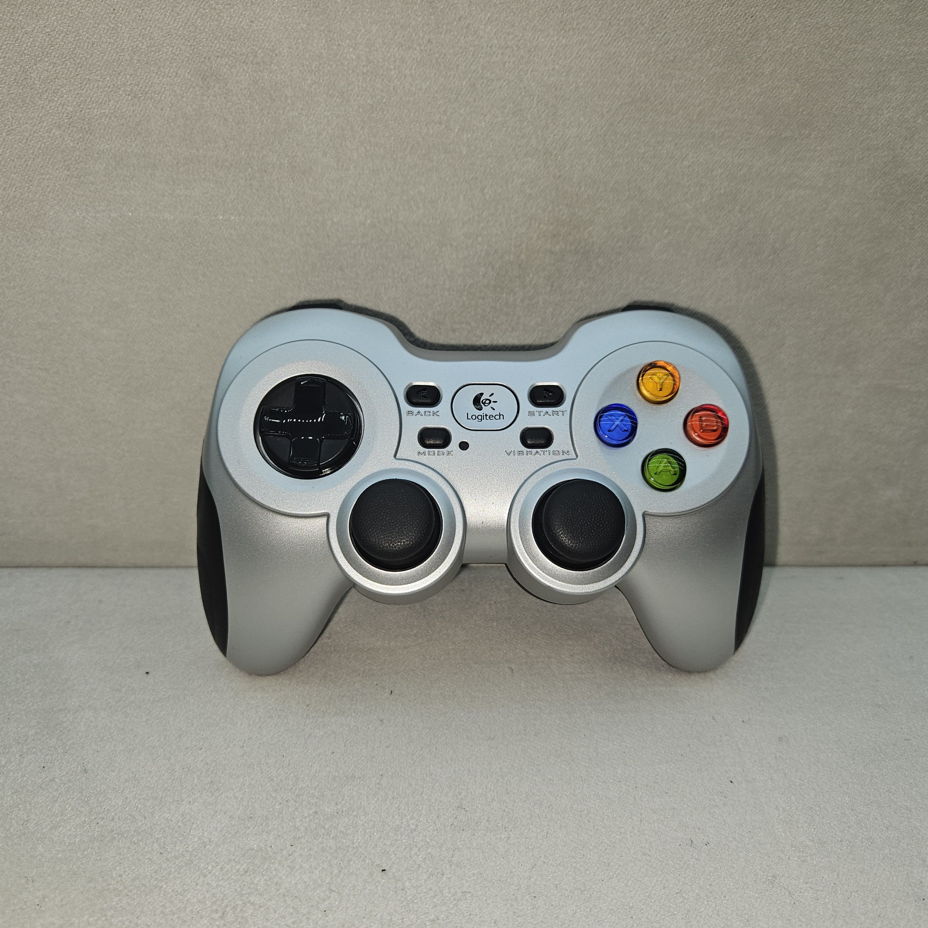 Logitech F710 Kablosuz GamePad